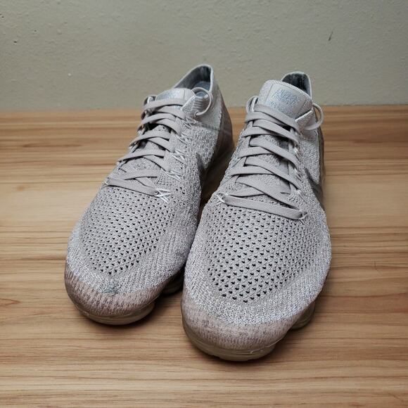 Nike‎ Womens Air Vapormax Flyknit 849557-202 Gray Lace Up Sneaker Shoes Size 7.5 - Picture 1 of 6